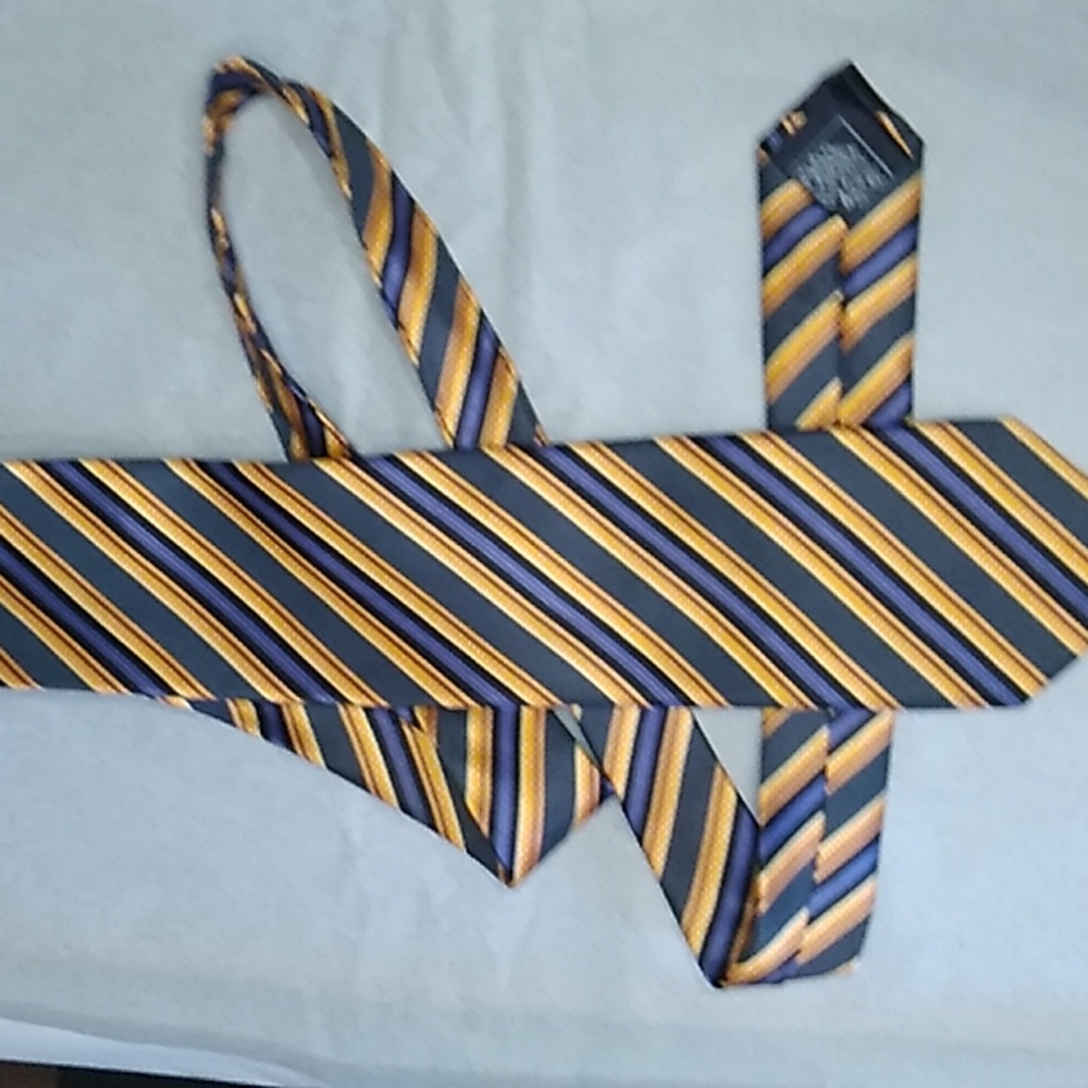 Men's Italo Ferretti silk tie.